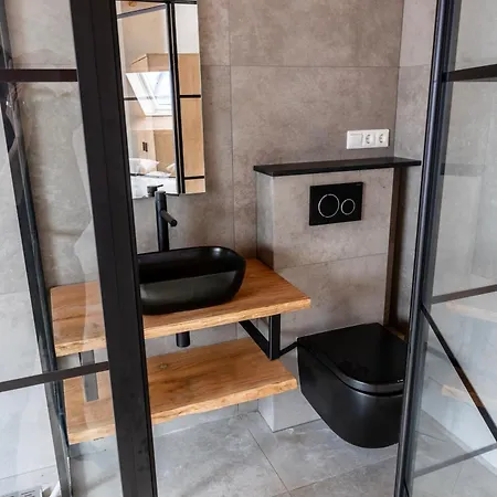 Newly Built Nature Villa, Wifi And Clean Ledeacker