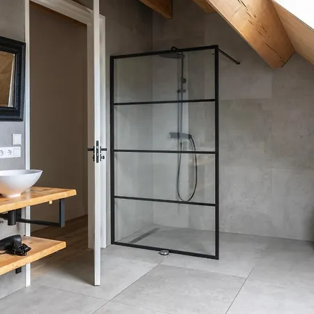 Newly Built Nature Villa, Wifi And Clean Ledeacker