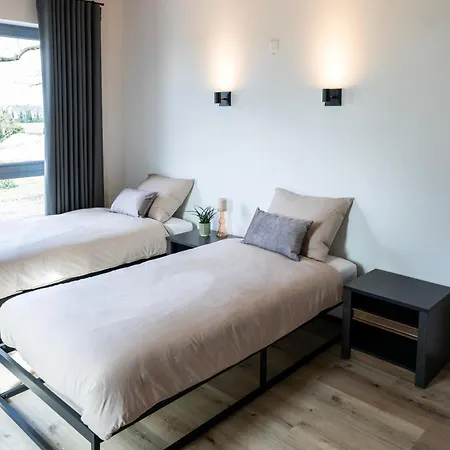 Newly Built Nature Villa, Wifi And Clean Ledeacker