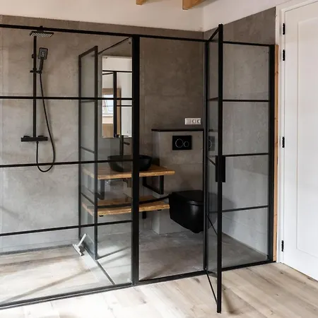 Newly Built Nature Villa, Wifi And Clean