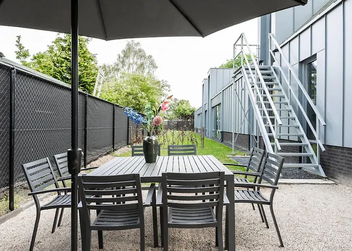 Newly Built Nature Villa, Wifi And Clean Ledeacker