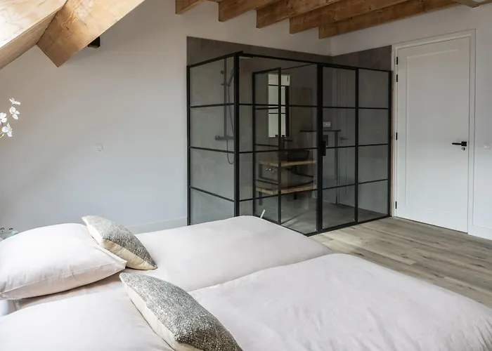 Newly Built Nature Villa, Wifi And Clean Ledeacker