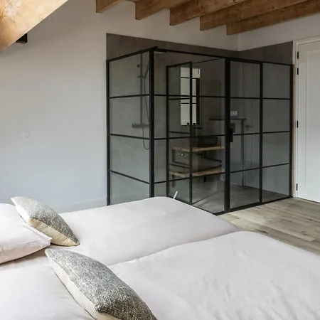 Newly Built Nature Villa, Wifi And Clean Ledeacker